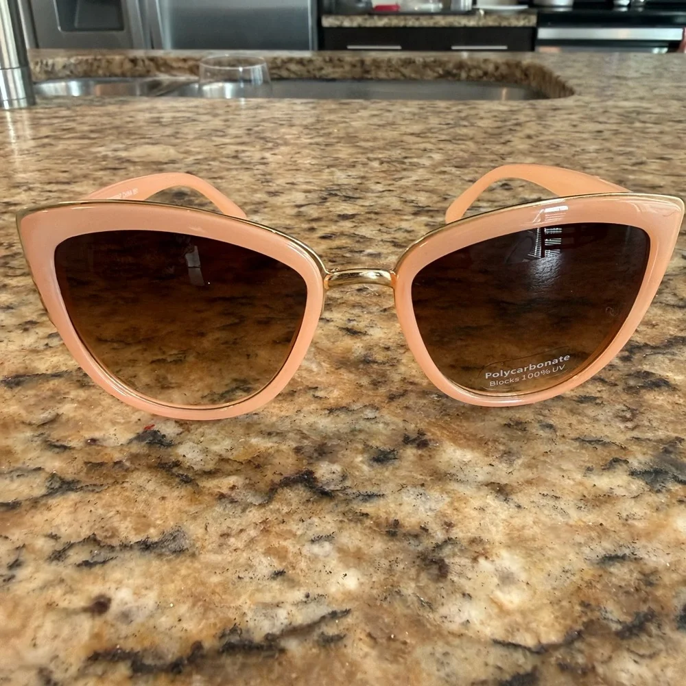 Chic Peach Cat-Eye Sunglasses - Picture 7 of 11